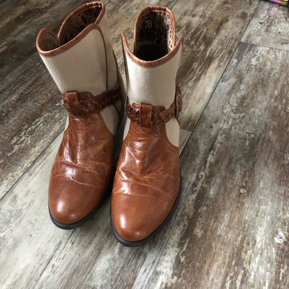 Womens Ariat Booties